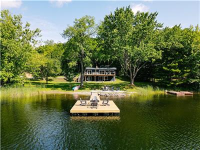 Beautiful Waterfront 4 Season Lake House
