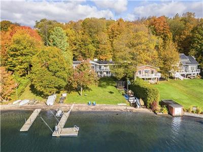 Morningview Beach House - Luxury / Lakefront / Beach / Dock - Midland Cottage 6 bedrooms - Muskoka