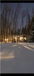 Cabin, 1 lot off of Lake winnipeg near Riverton Manitoba @ Balaton Beach, handicap accessible