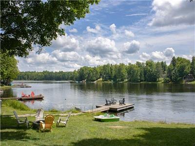 Blue Haven - Beautiful Haliburton Cottage w/ Hot Tub, AC, Wi-Fi, Watercraft