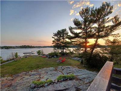 Quiet Wilderness Paradise, Clean Swimming for 2 Families on Cognashene Lake