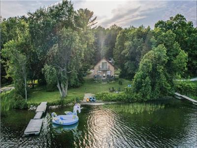 Waterfront Kawartha lakes cottage