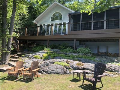 Beach Bay Cottage - Halls Lake. Private Shallow Sandy Beach