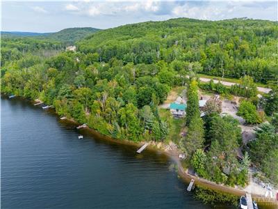 Beau chalet confortable de 3 chambres sur le lac