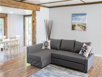 Pigeon's Nest - Affordable 2BR Kawartha Lakes Waterfront Cottage