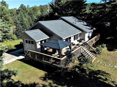 Lakefront Getaway Cottage in Haliburton