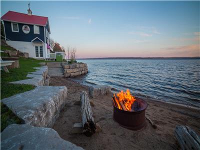 Lakefront Cottage w/ Swimming Pool, Playpark,  Kayaks, Canoes!