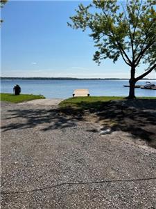 WATERFRONT/WATERVIEW