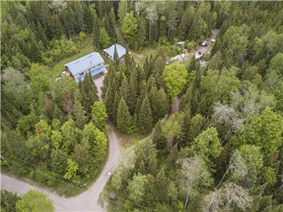 6 br cottage in woods,own waterfront,hotub, $199
