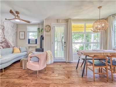 Cozy Cottage Retreat Hot Tub, Sleeps 4, Fire Pit & Relaxation