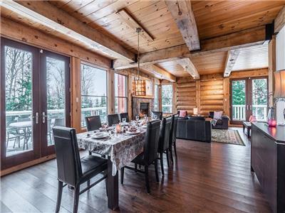 Chalet Familial de 5 Chambres secteur Tremblant | Accs Piscine & Lac | Spa Priv | Tennis