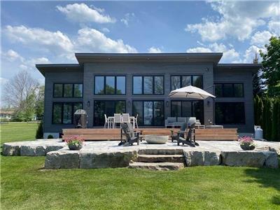East Cove Lakehouse - Modern Luxury Waterfront Kawartha Lakes Cottage w/ Large Dock