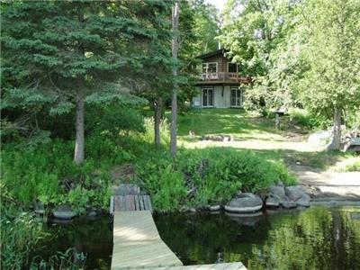 Birdsong - Parry Sound Cottage w/ Sand Beach, AC, Kayaks, Canoe