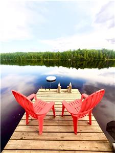 Peaceful & Private Lakefront Cottage