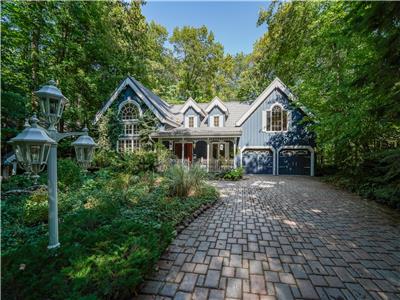 Luxury Timber Frame Cottage by the Beach!