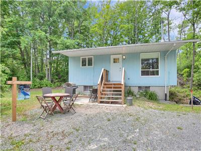 Heronview Cottage - 2 Bedroom on Loon Lake with Woodstove
