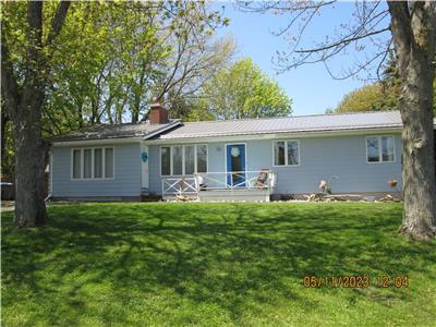 The Blue Heron in St Joseph, just 10 min north of Grand Bend, 3 plus 2 bedroom 3 bath, capacity 8