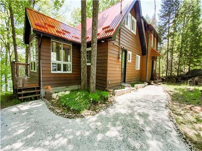 *KAWARTHAS WATERFRONT* RED HEAD LAKE HOUSE