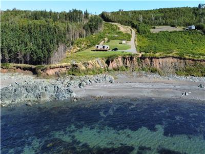 Trev's Place - Large Private Ocean Front Lot with Stairs to the Beach