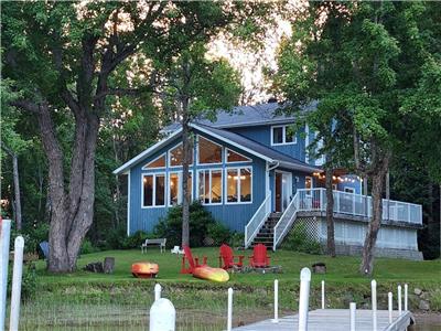 Beautiful year round cottage on pristine Pickerel Lake