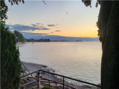Erie Breeze Lakefront cottage in Selkirk