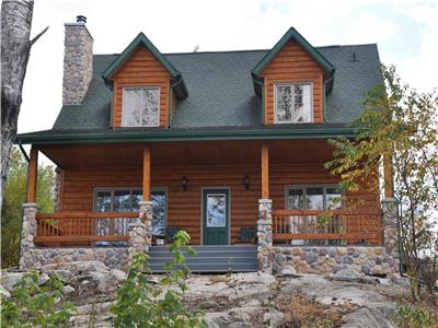 Luxurious Lakefront 4 Season Cabin