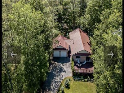 4 bedrooms cottage on the lake