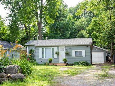 Big Bay Point Cozy Cottage