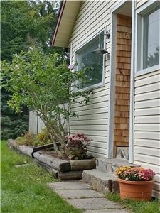 Lovely Country Cottage near Georgian Bay