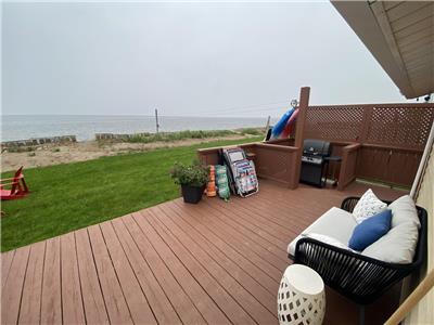 Chalet sur plage sableuse