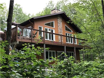 Modern Lakeside 4Bdm Cottage #307753