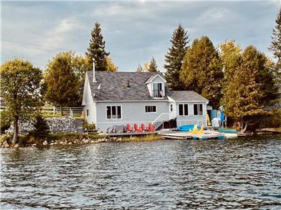 4 season waterfront chalet