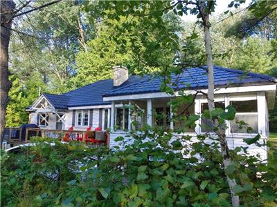 Sandy Pines Cottage, Lake Muskoka