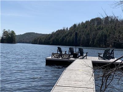 Enjoy The Lakeside Getaway in Lovely Val-des-Monts