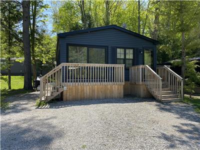 Tons of space for the family to relax in a beautiful Muskoka setting!