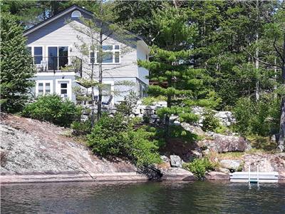 Lakefront Cottage for Rent on Riley Lake in Muskoka