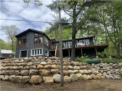 Stunning Lake View Cottage