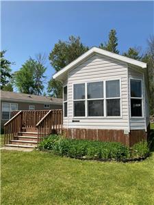 Your search for the perfect starter family cottage ends here!