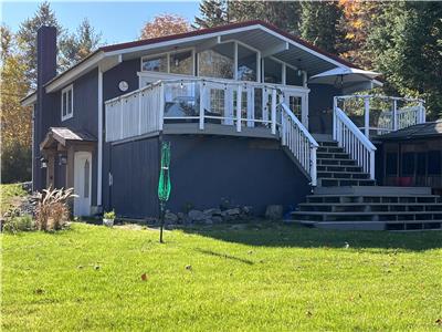 Beachfront, barefoot home away from home in the heart of Muskoka.