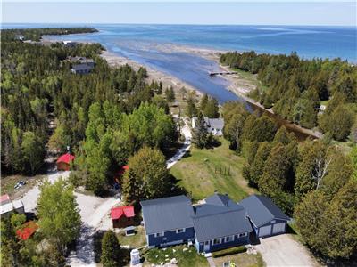 Huron Cabin near downtown Tobermory