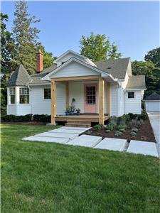 Pink Door Cottage @ Normandale. The perfect place for multi-families to make memories *HOT TUB*