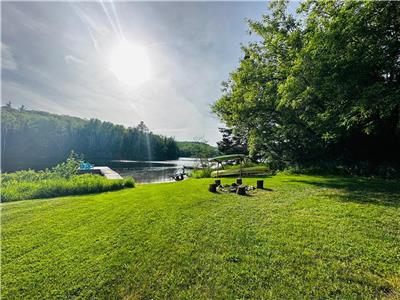 Gorgeous Waterfront Cottage on Peaceful Lake