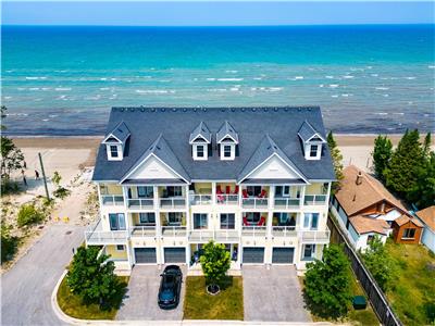 30th Street Beach House - 4 Bedroom- Beachfront, Clear Views of Beach, Bay, Sunsets