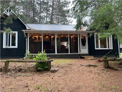 Pine Forest Cottage, Bancroft, Ontario