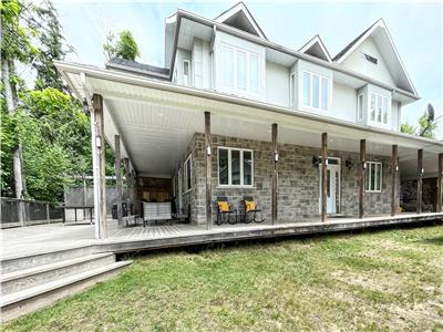 Large Waterfront Cottage in Magnetawan!