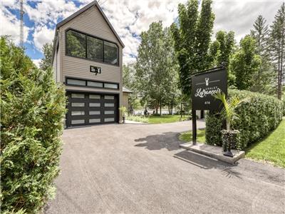 CHALET BORD DE L'EAU - LOCATION AIRBNB PERMISE!