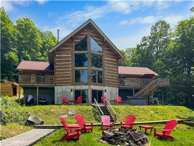 Shangri-Log - Cabin on Moose Lake with Sauna, Hot Tub, Private Dock