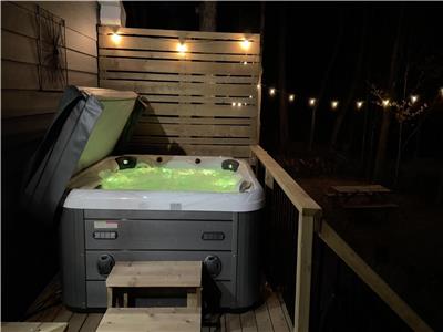 Northern Cottage with Hot Tub