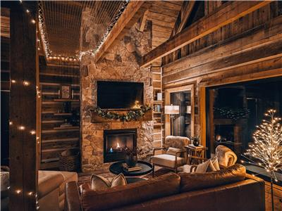 SKELWOOD KABIN- Brand New Boutique Log Cottage W/ Sauna & Hot tub