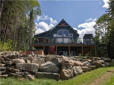 Madawaska Memories- 4 bedrooms, 3 bathrooms in Griffith, ON